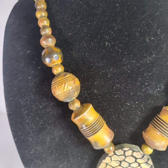Vintage Handmade Wooden Beaded Textured Pendant Tribal-Inspired Design Necklace - Picture 3 of 4